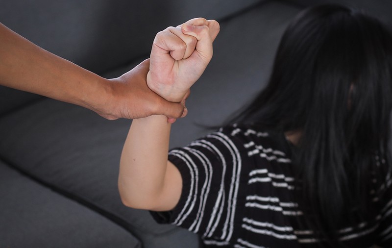 Mărturia unei tinere traficate în timp ce se afla în grija statului, a fost răpită de pe stradă la 16 ani și exploatată sexual: „În sistem se permite așa ceva”