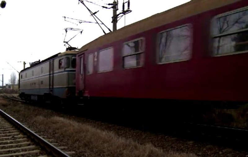 Adolescent electrocutat în gara din Sfântu Gheorghe. Băiatul s-a urcat pe un vagon ca să facă poze