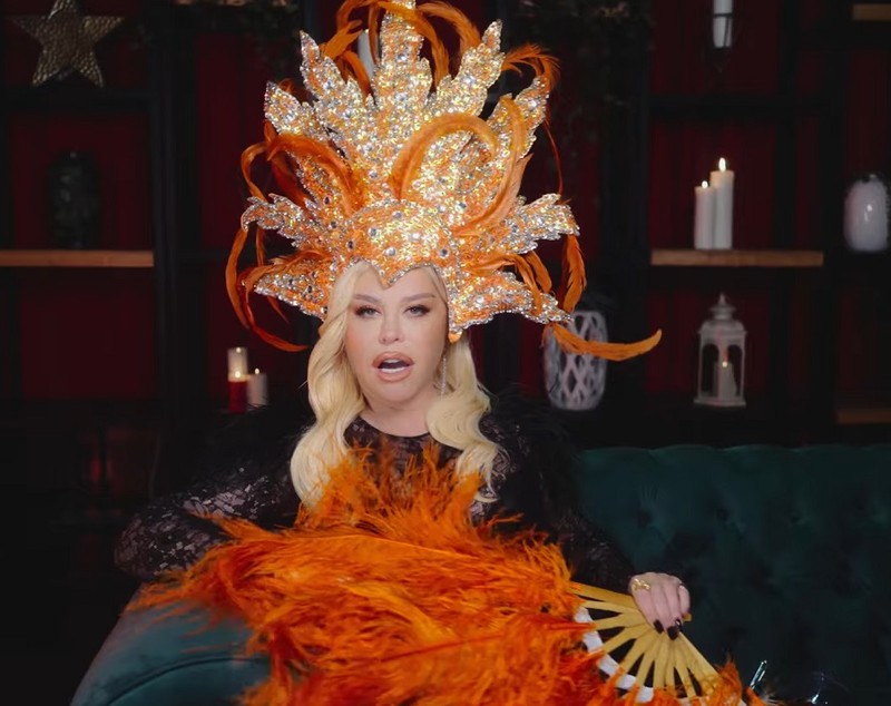 Loredana Groza, nemachiată în videoclipul melodiei sale „Diva de vis”. Cântă despre „femeia care nu poate fi sedusă cu gesturi de fațadă”