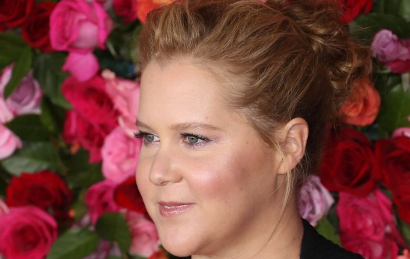 FOTO | Amy Schumer a născut un băiețel: "A venit pe lume bebelușul nostru regal"