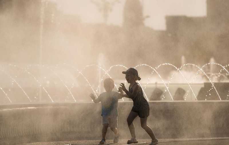 România, împărțită între caniculă și ploi torențiale. Zonele în care sunt așteptate furtuni