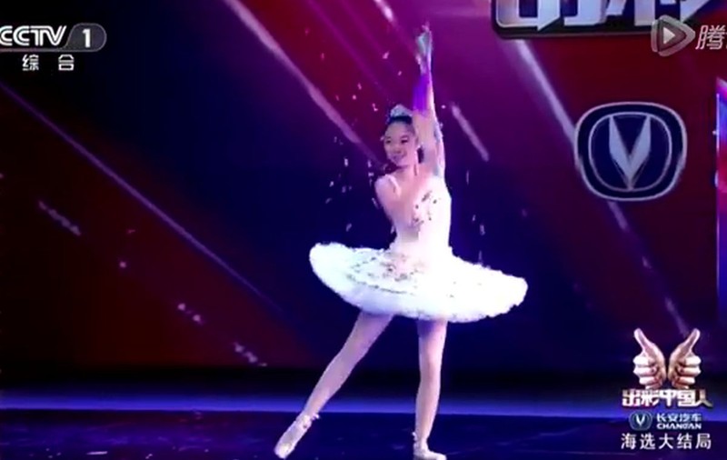SENZAŢIONAL! Ce face BALERINA asta pe scenă E IREAL | VIDEO