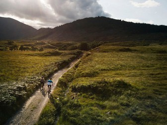 Plimbări cu bicicleta pe traseele din România