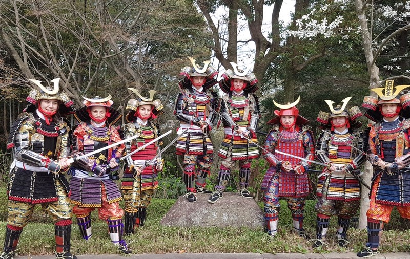 Luptătoarele din România s-au costumat în samurai la Cupa Mondială din Japonia | GALERIE FOTO