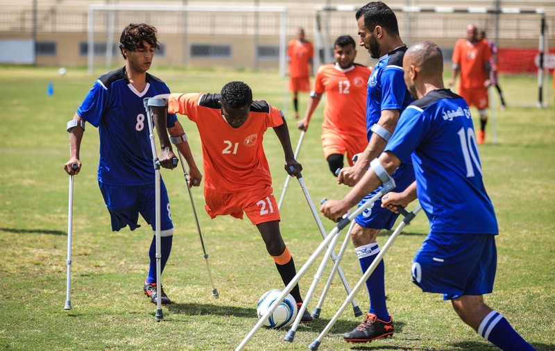 Bărbații din Gaza cu picioarele amputate își caută alinarea în fotbal | GALERIE FOTO