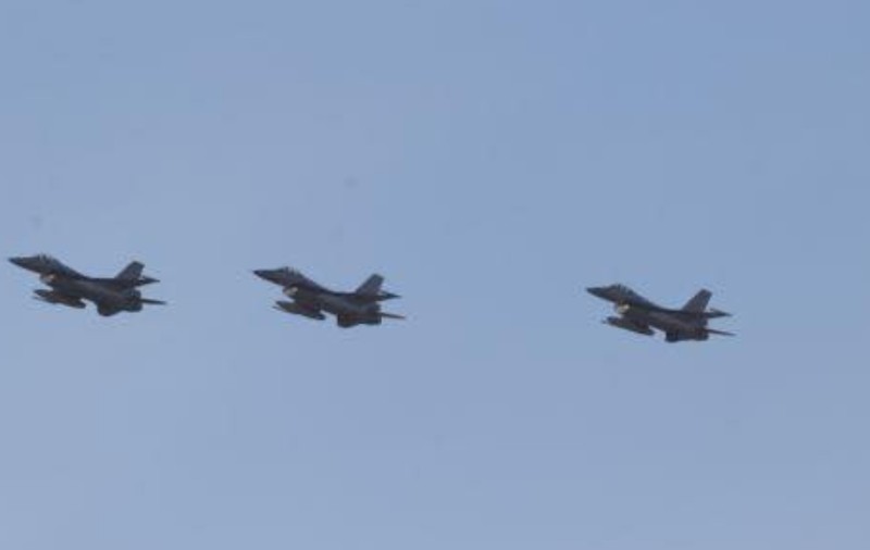 Trei aeronave F-16 Fighting Falcon, cumpărate de la Norvegia, au sosit la Câmpia Turzii