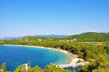 Insule grecești Koukounaries, în Skiathos