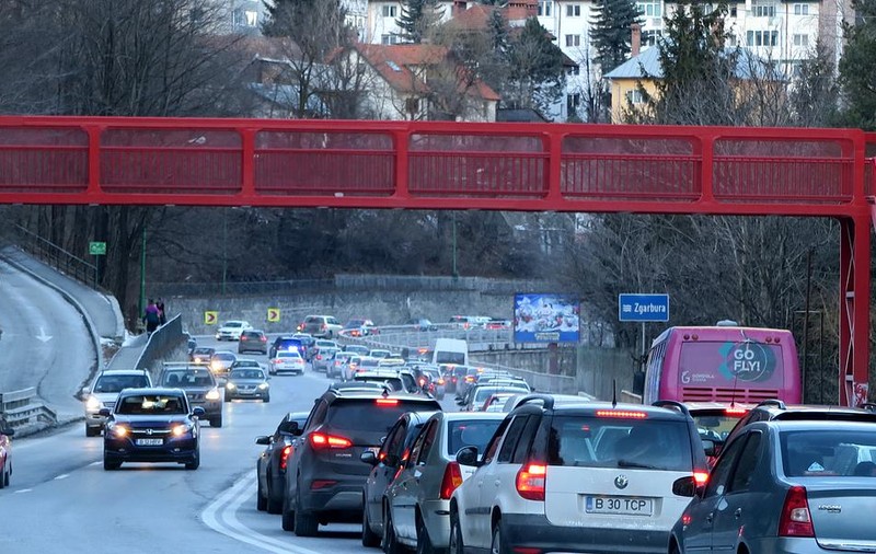 Aglomerație pe DN 1, Brașov-Ploiești. Se circulă bară la bară