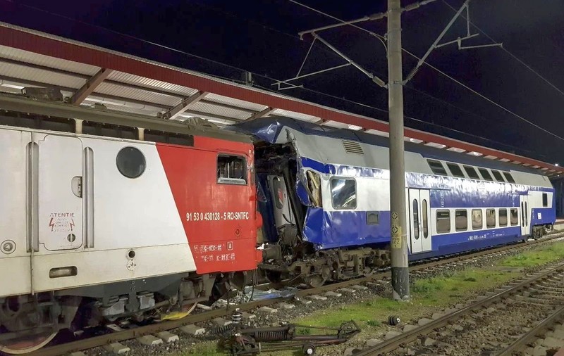Ce spune că nu-și asumă șeful CFR Călători după accidentul de tren din gara Galați