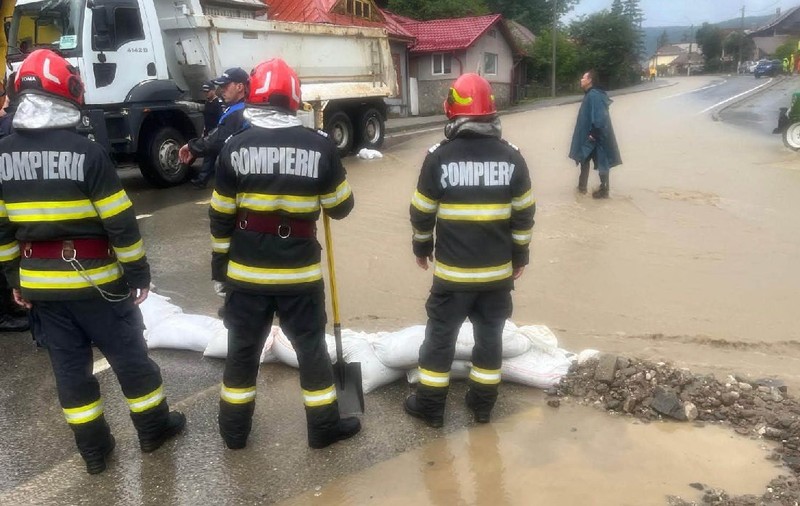 Coduri portocaliu și galben de inundații în jumătate de țară, inclusiv pe râuri mici din Dobrogea. Harta alertelor de viituri