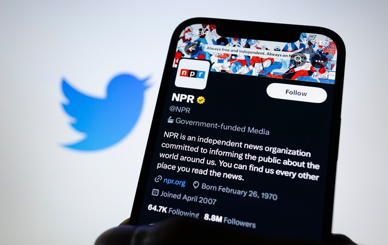 Radioul public american renunță la Twitter, după ce platforma lui Elon Musk a început să pună etichete instituțiilor de presă