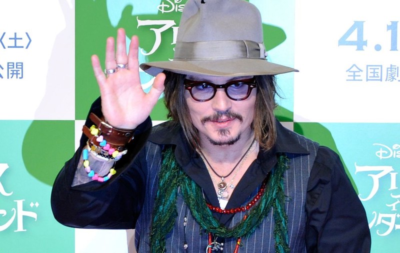 Johnny Depp s-a săturat de marile oraşe! Vrea să se mute la ţară