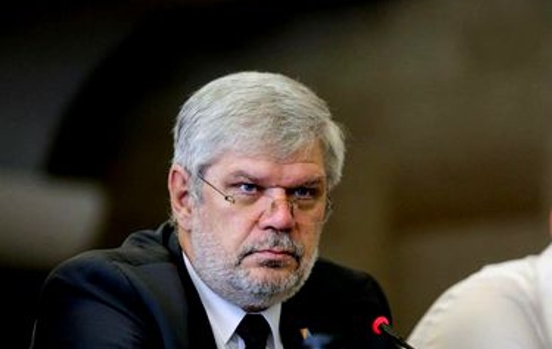 Georgică Severin, asaltat de reclamații care îi cer să ia măsuri împotriva directorului Alexandru Mogoșeanu, de la Radio Oltenia-Craiova
