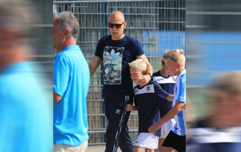 Germania. Arjen Robben a trădat-o pe Bayern Munchen. Și-a înscris fiul la rivala locală