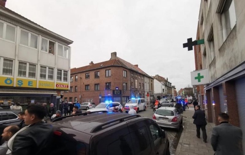 Posibil incident terorist în Belgia: O femeie a fost împuşcată de poliţişti după ce a înjunghiat două persoane