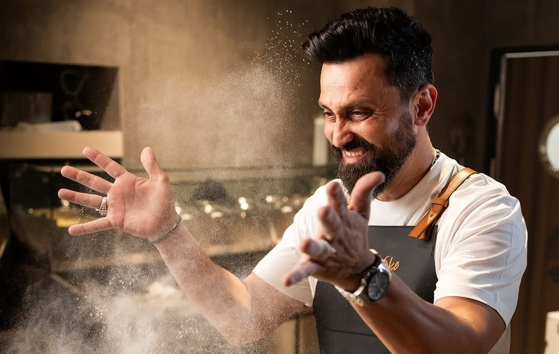 Orlando Zaharia, bucătarul președintelui Traian Băsescu și jurat la „Chef la cuțite”: „Românii știu ce înseamnă fine dining, dar gusturile sunt în schimbare”