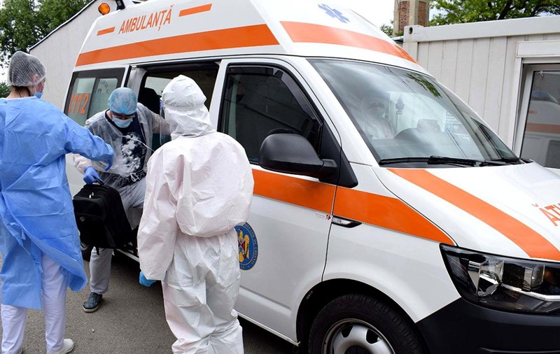Ce se întâmplă cu persoanele infectate cu COVID după ridicarea restricțiilor. Carantina și izolarea nu mai pot fi impuse