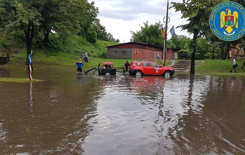 Alertă de inundaţii în România. Râuri din nouă judeţe, sub Cod galben