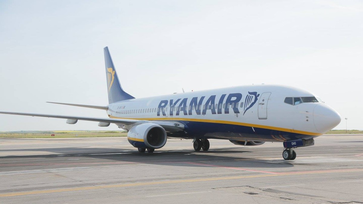 Peste 100 de bulgari, blocați de luni seară pe Aeroportul Internațional Timișoara
