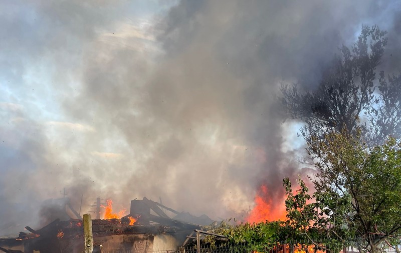 O familie cu patru copii a rămas fără locuință după ce casa a fost făcută scrum în urma unui incendiu, în Neamț