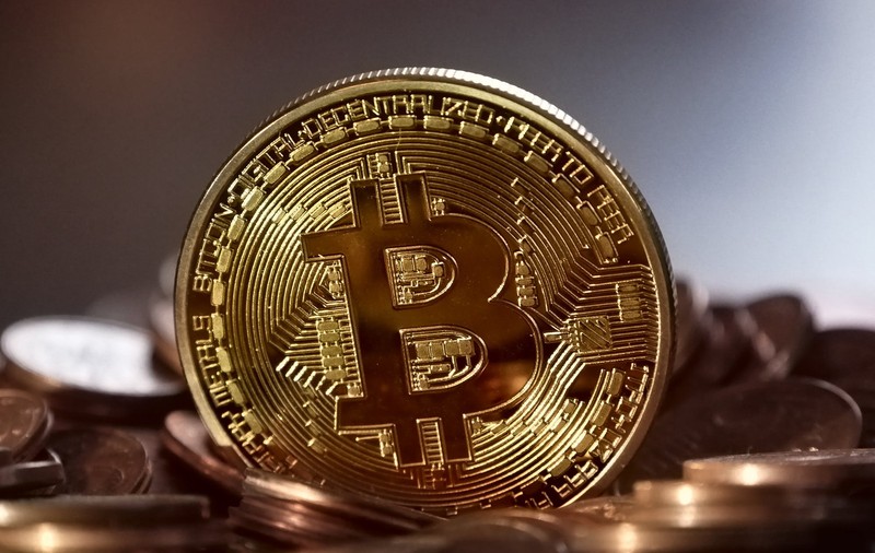 (Publicitate) Pasi simpli care te pot ajuta sa obtii si sa folosesti Bitcoins