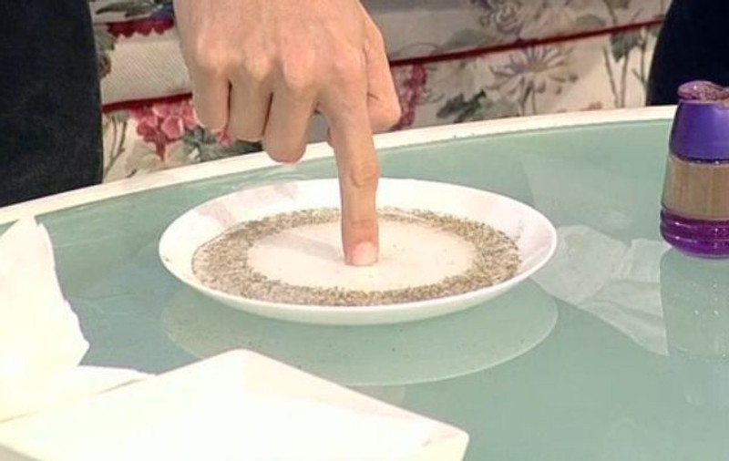 Mentalistul Vlad Grigorescu îţi arată cum se fac două numere impresionante de magie. Măruţă a rămas fără cuvinte când a văzut cât e de simplu