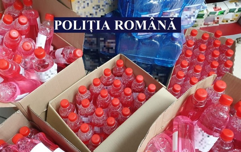 Românii, păcăliți în farmacii. O unitate sanitară din Constanța vindea soluție de curățare drept alcool sanitar