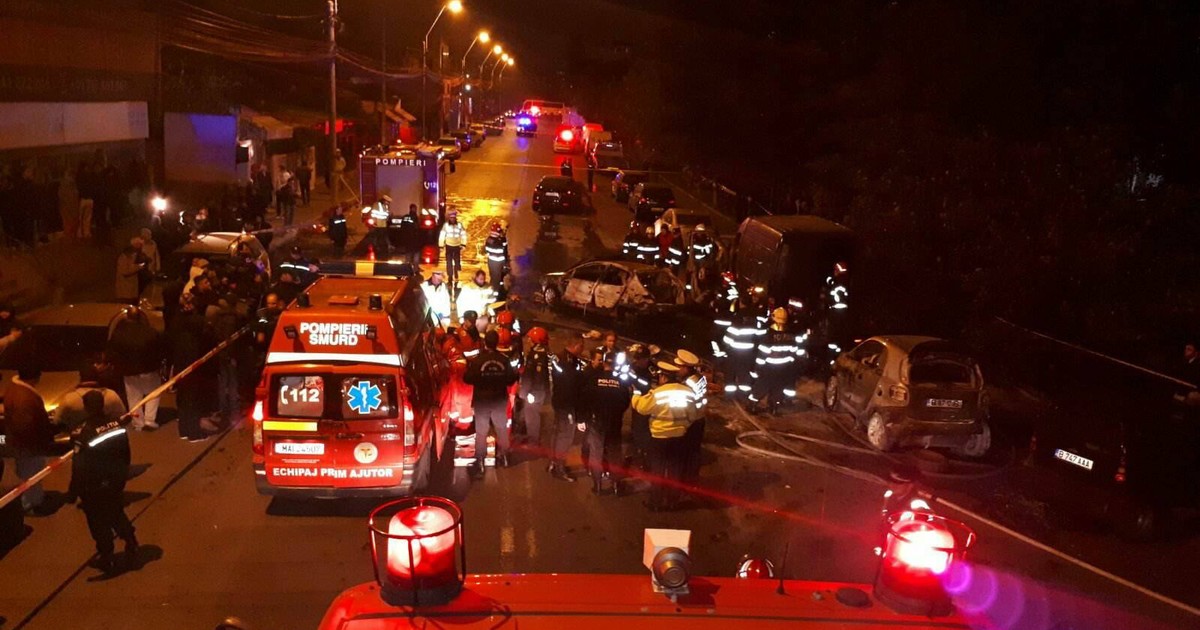 Accident grav urmat de incendiu în București, pe strada Baicului