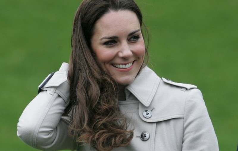 Fostul iubit nu o poate uita pe Kate Middleton. Are o relație cu o femeie care pare copia ducesei de Cambridge 