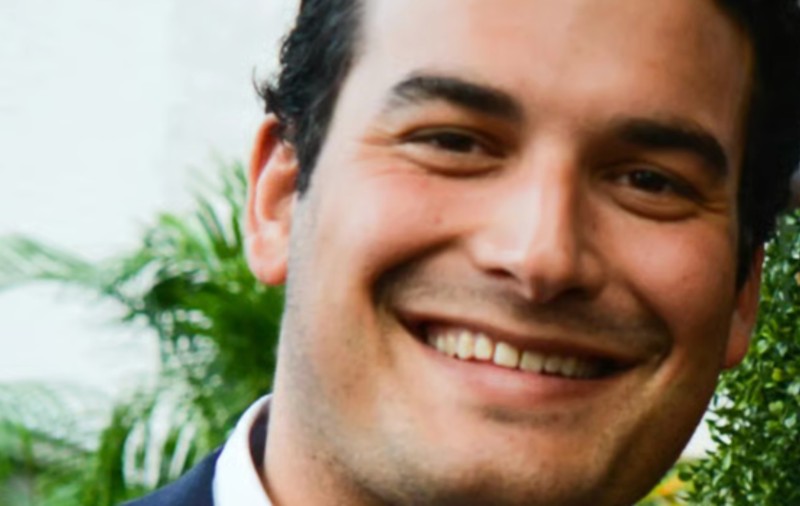 Tânărul de doar 38 de ani care se pregăteşte să preia conducerea unui imperiu de peste 90 de miliarde de dolari