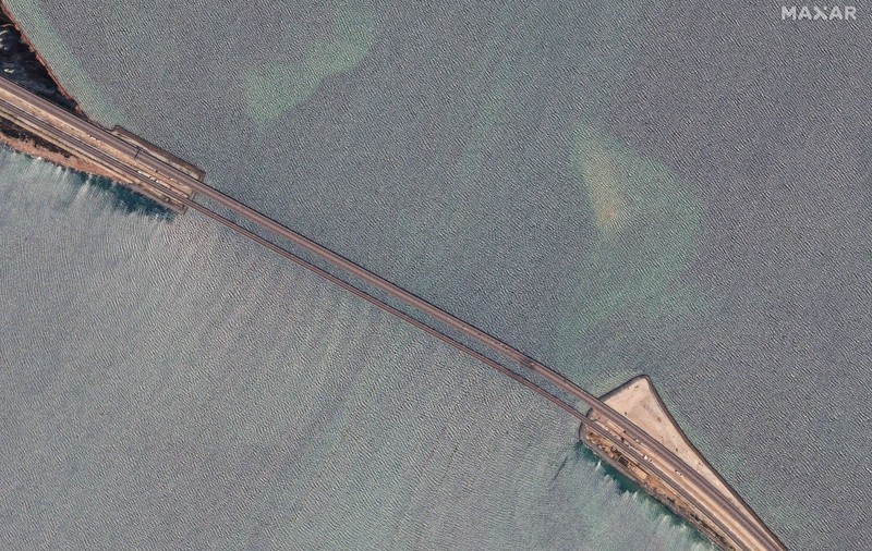 Imagini din satelit arată distrugerile suferite de podul Kerci în urma atacului cu drone navale efectuat de ucraineni
