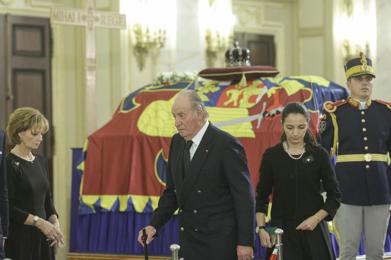 Monarhii Europei la catafalcul Regelui Mihai