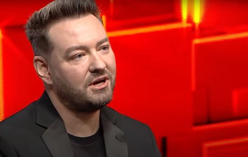 Ce spune Alexandru Abagiu, make-up artistul vedetelor, despre banii câștigați din meseria sa. „Nu am știut în viața mea ce înseamnă credit la bancă”