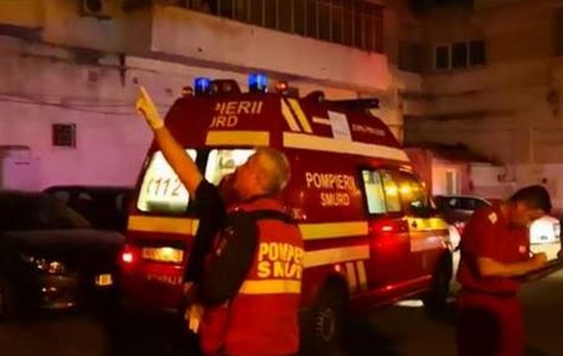 Moarte suspectă în sectorul 4. O tânără de 19 ani, mamă a doi copii, a căzut de la etajul 5 al unui bloc de pe bulevardul Alexandru Obregia