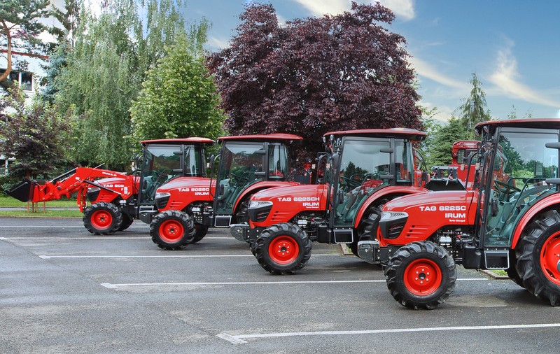 Trei noi tractoare româneşti, realizate în perioada pandemiei, lansate pe piaţă. Ce prețuri au