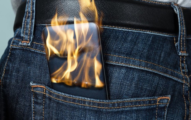 O femeie din Brazilia a suferit arsuri grave după ce i-a explodat telefonul în buzunar. Ce marcă era device-ul | VIDEO