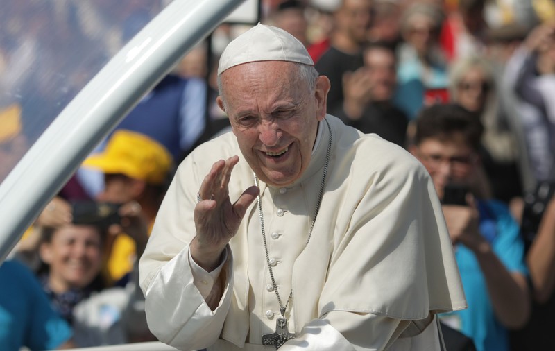Papa Francisc cere reținere în criza politică provocată de petrolierele incendiate în Golful Oman