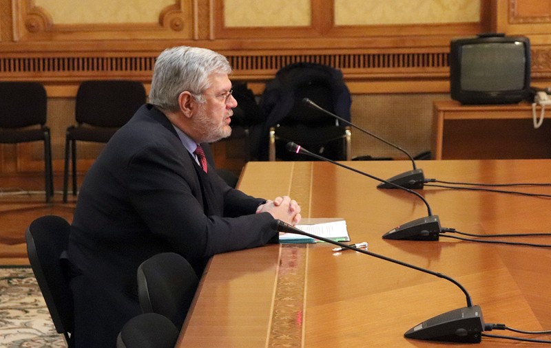 Şeful Radioului public apără salariile de lux pe modelul TVR: «Nu ne lasă GDPR să le spunem!»  Puterea a făcut scut în jurul lui Georgică Severin