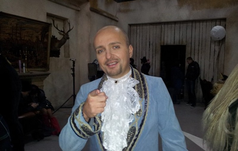 Foto |  Costi Ioniță și-a schimbat stilul vestimentar. Vezi cu ce ocazie!