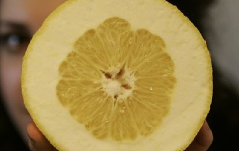 Uite ce grapefruit se vinde în Piaţa Crângaşi!