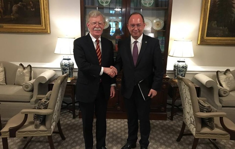 Consilierul prezidențial Bogdan Aurescu, primit la Casa Albă de consilierul lui Trump pentru securitate națională