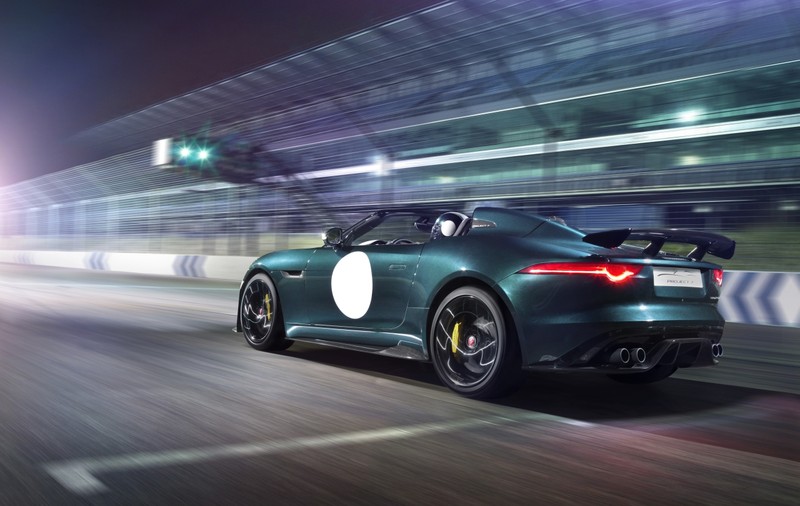 Fotbalistii britanici isi pot cumpara un nou supercar Jaguar