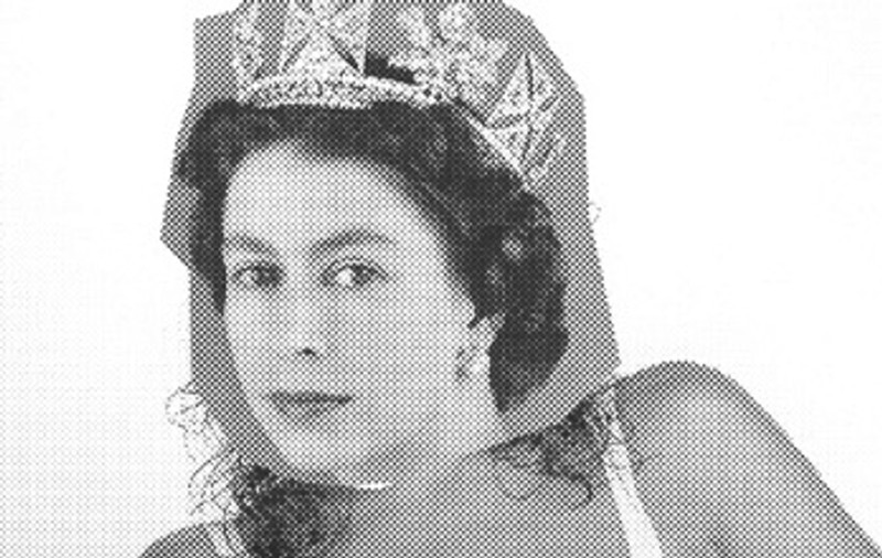REGINA Elisabeta a II-a, DEZBRĂCATĂ şi scoasă la vânzare pe internet. "E crimă de lezmajestate!", urlă puritanii | FOTO 