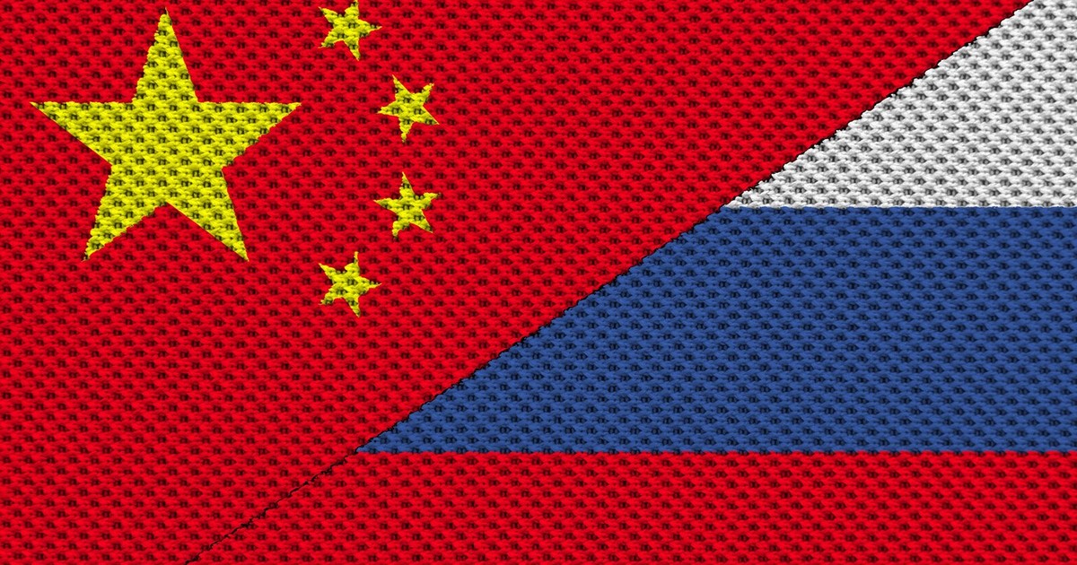 Steagurile suprapuse ale Chinei și Rusiei Foto: Profimedia