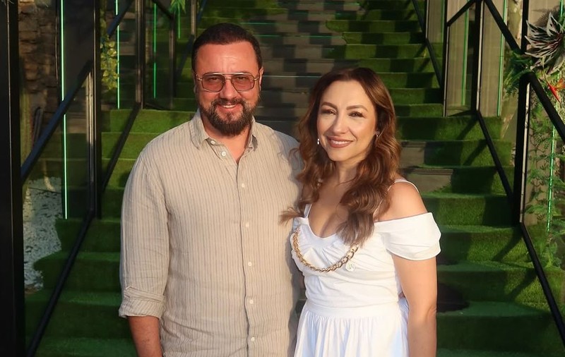 Cum sună melodia lansată de Andra pentru mama lui Cătălin Măruță: „Îmi trăiesc visul”. Anunțul artistei la 48 de ore după ce prezentatorul a semnat cu Antena 1
