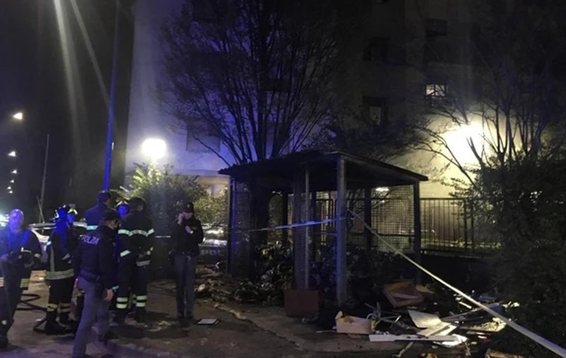 O femeie a fost tăiată bucăți și incendiată. Pompierilor nu le-a venit să creadă când au văzut cu câtă cruzime a fost maltratată victima