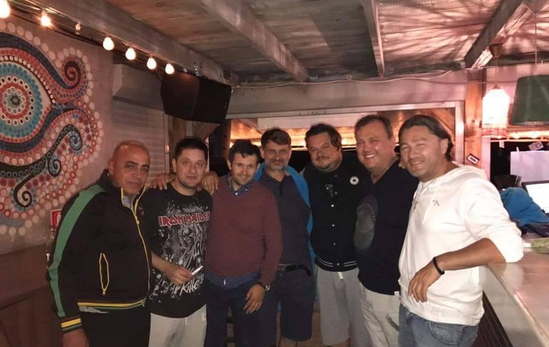 Petrecere înainte de nunta din acest weekend! IMAGINI EXCLUSIVE cu ginerele Bobonete și invitații săi