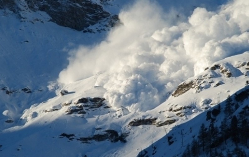 Risc mare de avalanşă în masivele Bucegi şi Făgăraş. Meteorologii au făcut anunțul