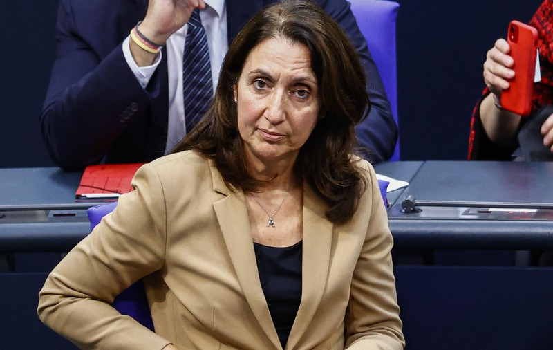 Indignare în Germania, după postarea vicepreședintei Bundestagului despre atacul Iranului. „Dacă ai decență, demisionează!”