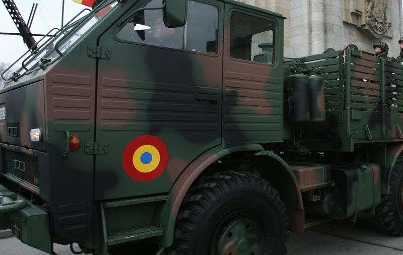 Update | Un camion cu militari s-a răsturnat la Şiviţa, 5 persoane fiind rănite